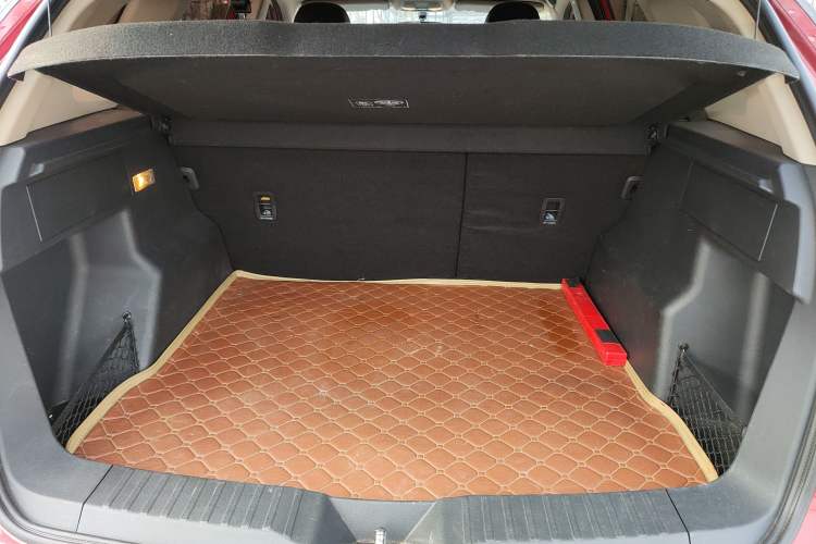 Used FAW Senya R9 2018 1.2T Automatic Comfortable Smart Edition Trunk