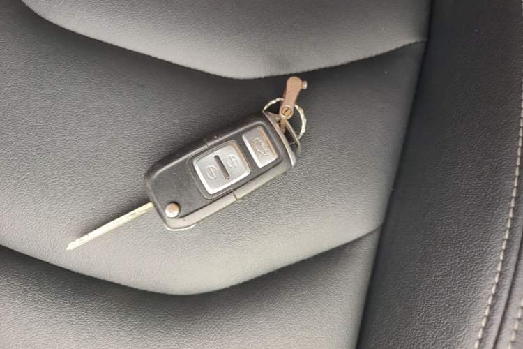 Used FAW Senya R9 2018 1.2T Manual Luxury Smart Edition Vehicle Key