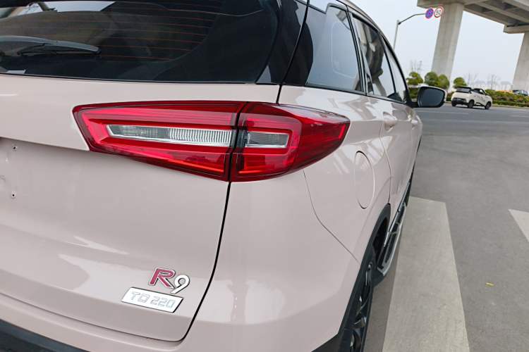 Used FAW Senya R9 2018 1.2T Automatic Luxury Smart Edition Right Rear Taillight