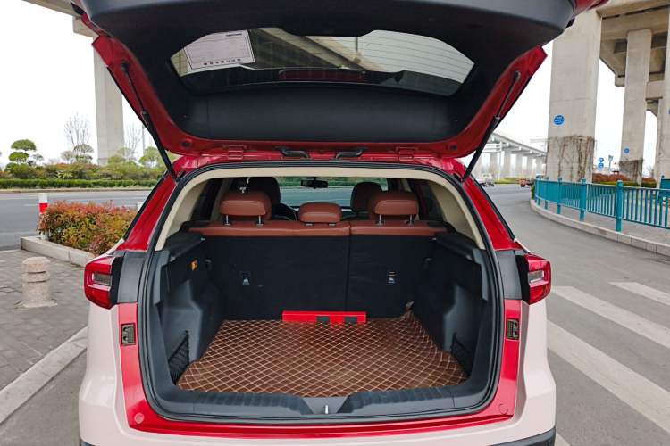 Used FAW Senya R9 2018 1.2T Automatic Luxury Smart Edition Trunk