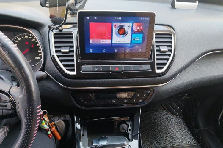 Used FAW Senya R9 2018 1.2T Automatic Comfortable Smart Edition Audio And AC Panel