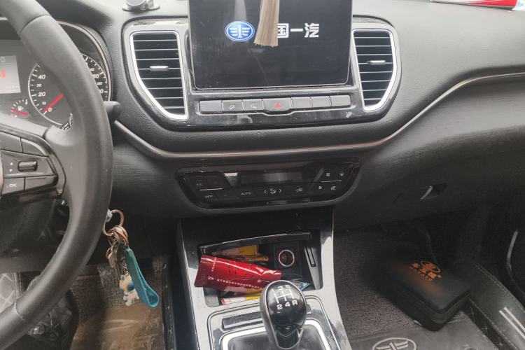Used FAW Senya R9 2018 1.2T Manual Luxury Smart Edition Audio And AC Panel