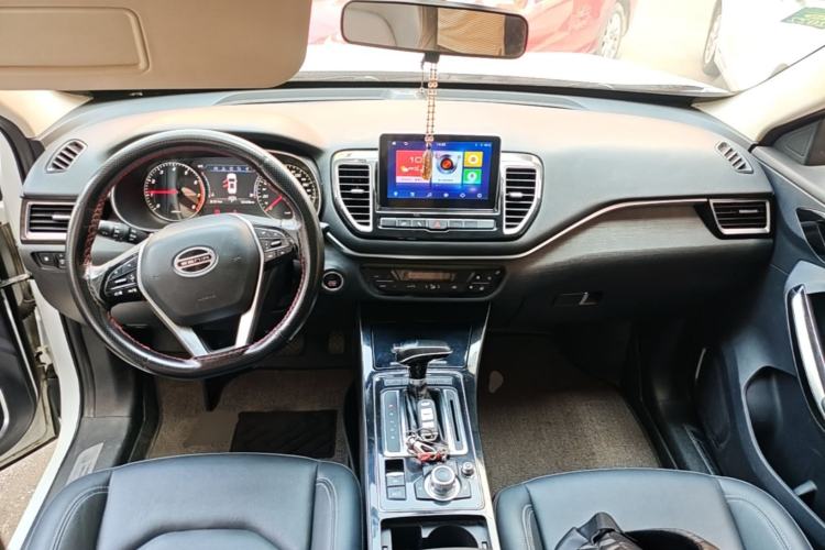 Used FAW Senya R9 2018 1.2T Automatic Prestige Smart Enjoyment Model Center Console
