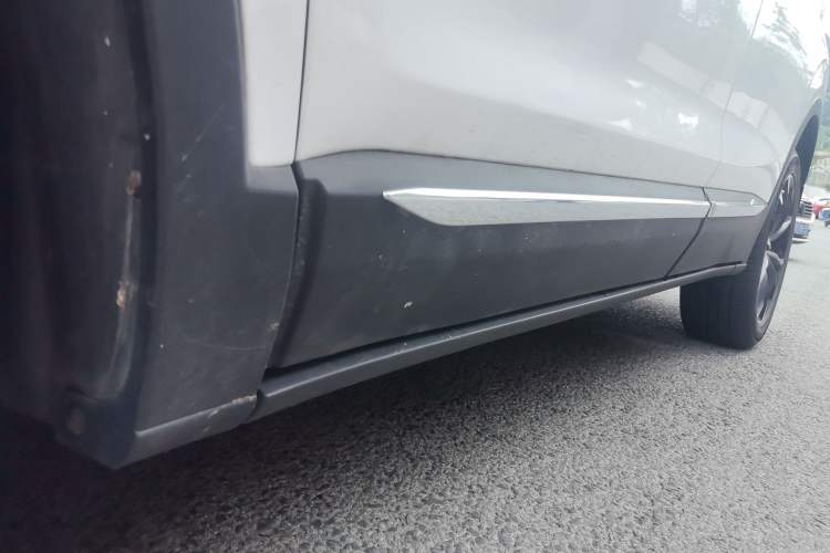 Used FAW Senya R9 2018 1.2T Automatic Luxury Smart Edition Chassis Front Left