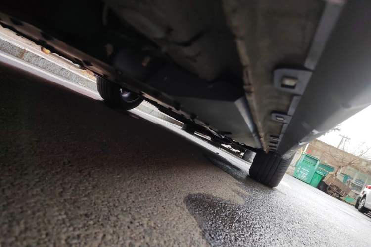 Used FAW Senya R9 2018 1.2T Manual Prestige Smart Enjoyment Model Chassis Rear Right