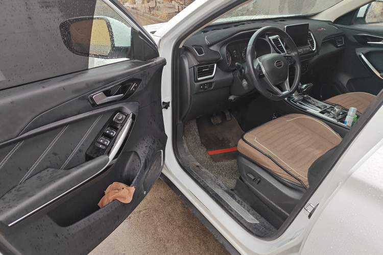 Used FAW Senya R9 2018 1.2T Automatic Prestige Smart Enjoyment Model Driver Seat