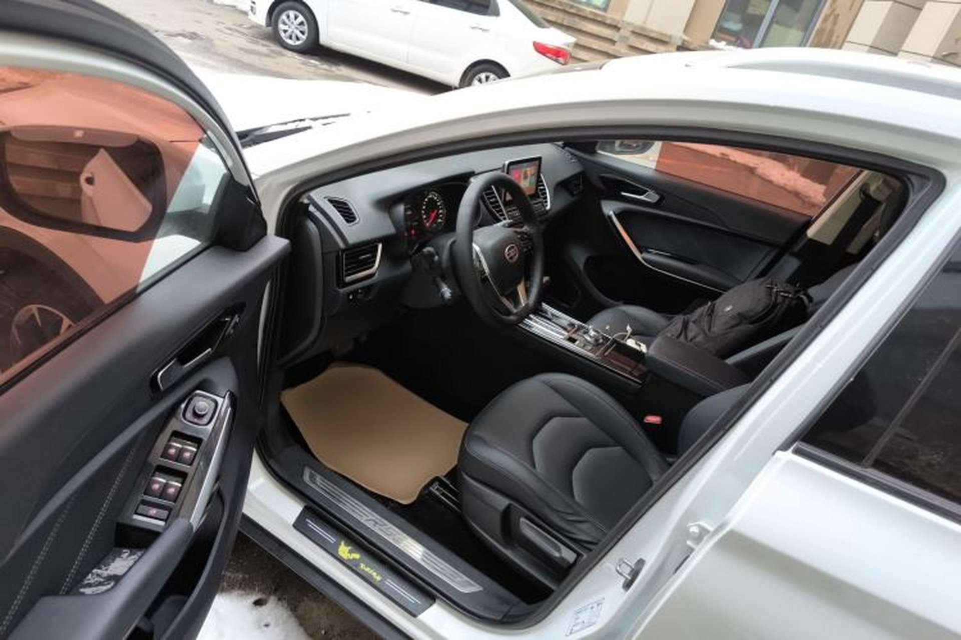 Used FAW Senya R9 2018 1.2T Automatic Luxury Smart Edition Driver Seat