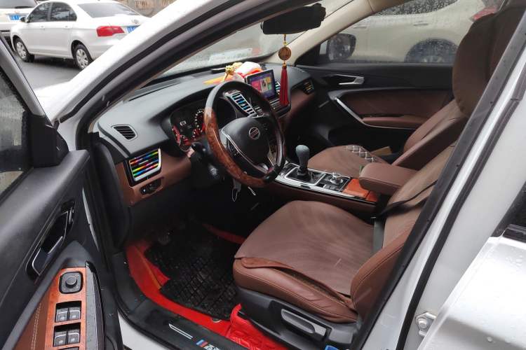 Used FAW Senya R9 2018 1.2T Manual Prestige Smart Enjoyment Model Driver Seat