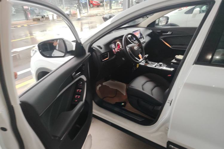 Used FAW Senya R9 2018 1.2T Automatic Comfortable Smart Edition Driver Seat