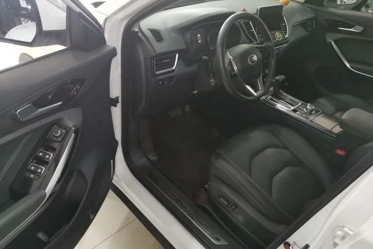 Used FAW Senya R9 2018 1.2T Automatic Prestige Smart Enjoyment Model Driver Seat