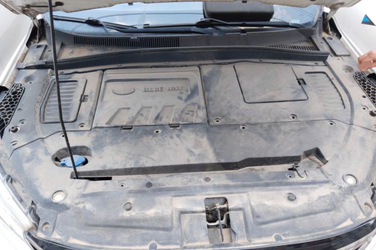 Used FAW Senya R9 2018 1.2T Manual Luxury Smart Edition Engine Bay