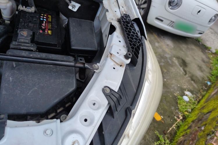 Used FAW Senya R9 2018 1.2T Automatic Luxury Smart Edition Engine Bay Left