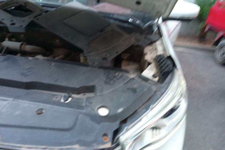 Used FAW Senya R9 2018 1.2T Automatic Prestige Smart Enjoyment Model Engine Bay Left
