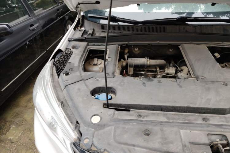 Used FAW Senya R9 2018 1.2T Automatic Prestige Smart Enjoyment Model Engine Bay Right