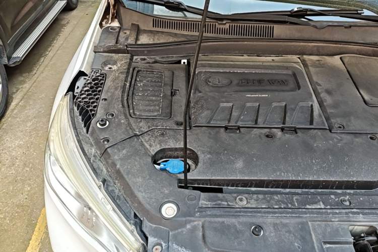 Used FAW Senya R9 2018 1.2T Automatic Prestige Smart Enjoyment Model Engine Bay Right