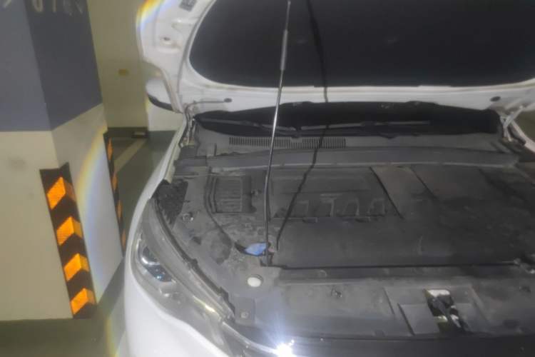 Used FAW Senya R9 2018 1.2T Automatic Luxury Smart Edition Engine Bay Right