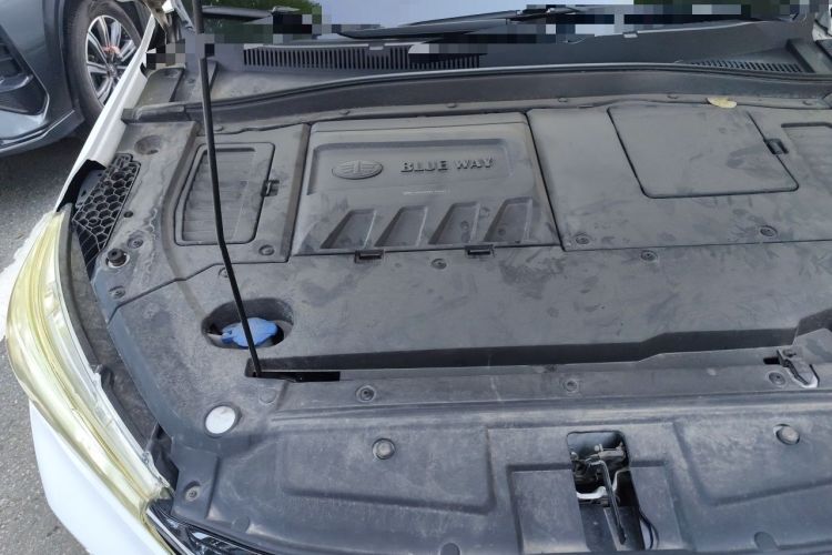 Used FAW Senya R9 2018 1.2T Automatic Luxury Smart Edition Engine Bay Right