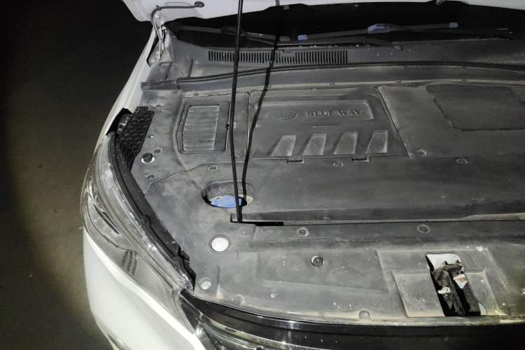 Used FAW Senya R9 2018 1.2T Automatic Luxury Smart Edition Engine Bay Right