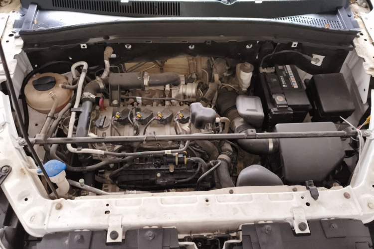 Used FAW Senya R9 2018 1.2T Manual Luxury Smart Edition Engine Bay