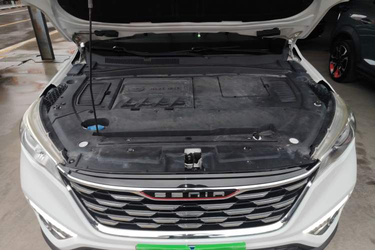 Used FAW Senya R9 2018 1.2T Automatic Comfortable Smart Edition Engine Bay