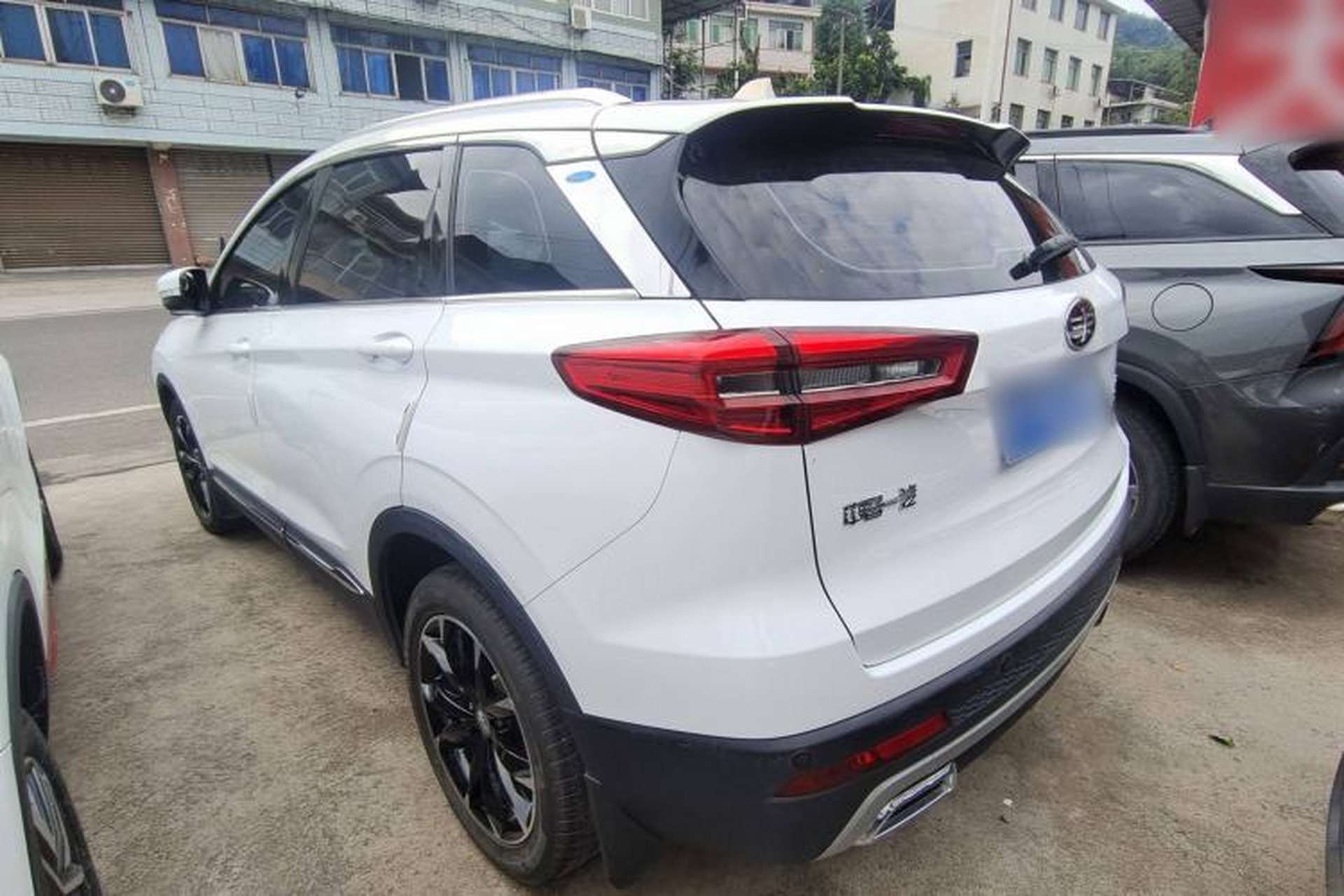Used FAW Senya R9 2018 1.2T Manual Luxury Smart Edition Exterior 3