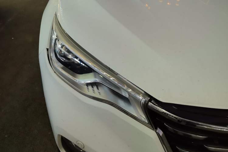 Used FAW Senya R9 2018 1.2T Automatic Luxury Smart Edition Exterior 3