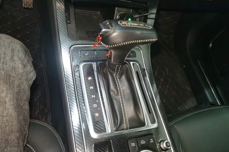 Used FAW Senya R9 2018 1.2T Automatic Prestige Smart Enjoyment Model Gear Lever