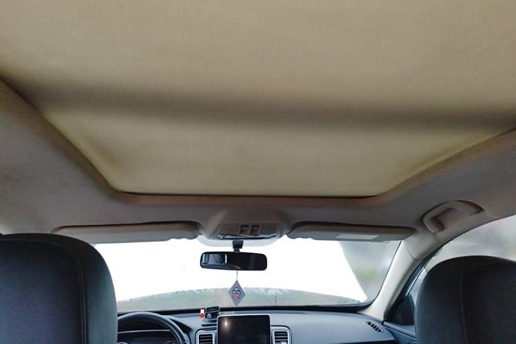 Used FAW Senya R9 2018 1.2T Automatic Luxury Smart Edition Headliner