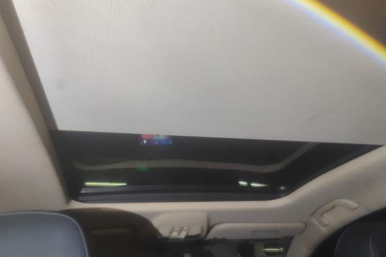 Used FAW Senya R9 2018 1.2T Automatic Luxury Smart Edition Headliner