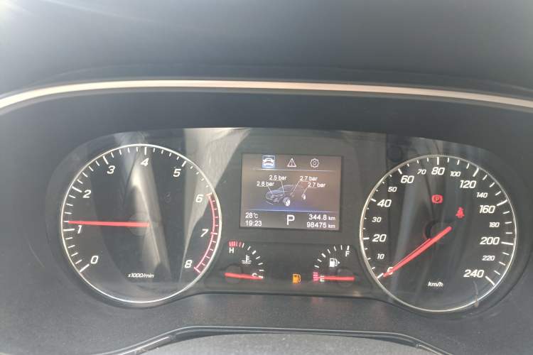 Used FAW Senya R9 2018 1.2T Automatic Comfortable Smart Edition Instrument Cluster