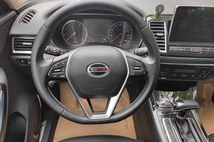 Used FAW Senya R9 2018 1.2T Automatic Comfortable Smart Edition Interior 2