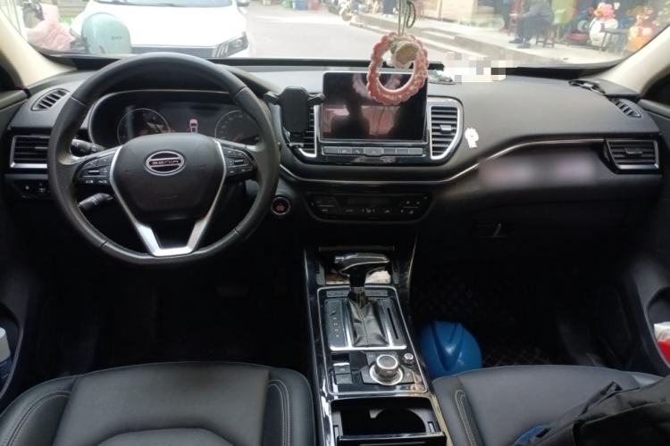 Used FAW Senya R9 2018 1.2T Automatic Prestige Smart Enjoyment Model Interior 2