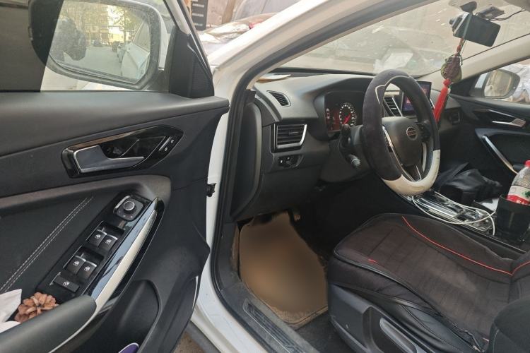 Used FAW Senya R9 2018 1.2T Automatic Luxury Smart Edition Interior 3