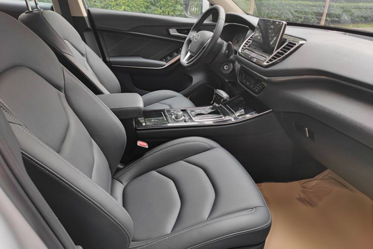 Used FAW Senya R9 2018 1.2T Automatic Comfortable Smart Edition Interior 7