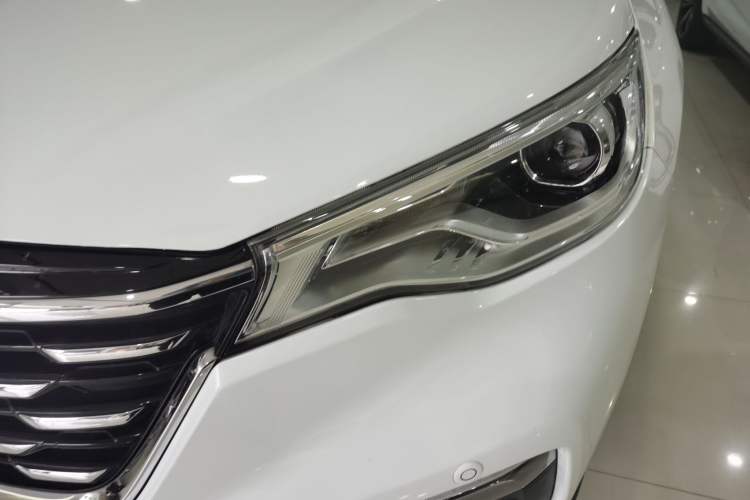 Used FAW Senya R9 2018 1.2T Automatic Prestige Smart Enjoyment Model Left Front Headlight
