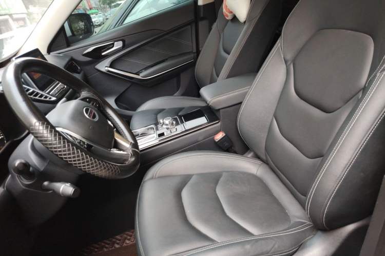 Used FAW Senya R9 2018 1.2T Automatic Prestige Smart Enjoyment Model Left Front Seat