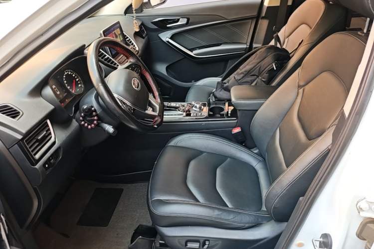 Used FAW Senya R9 2018 1.2T Automatic Prestige Smart Enjoyment Model Left Front Seat