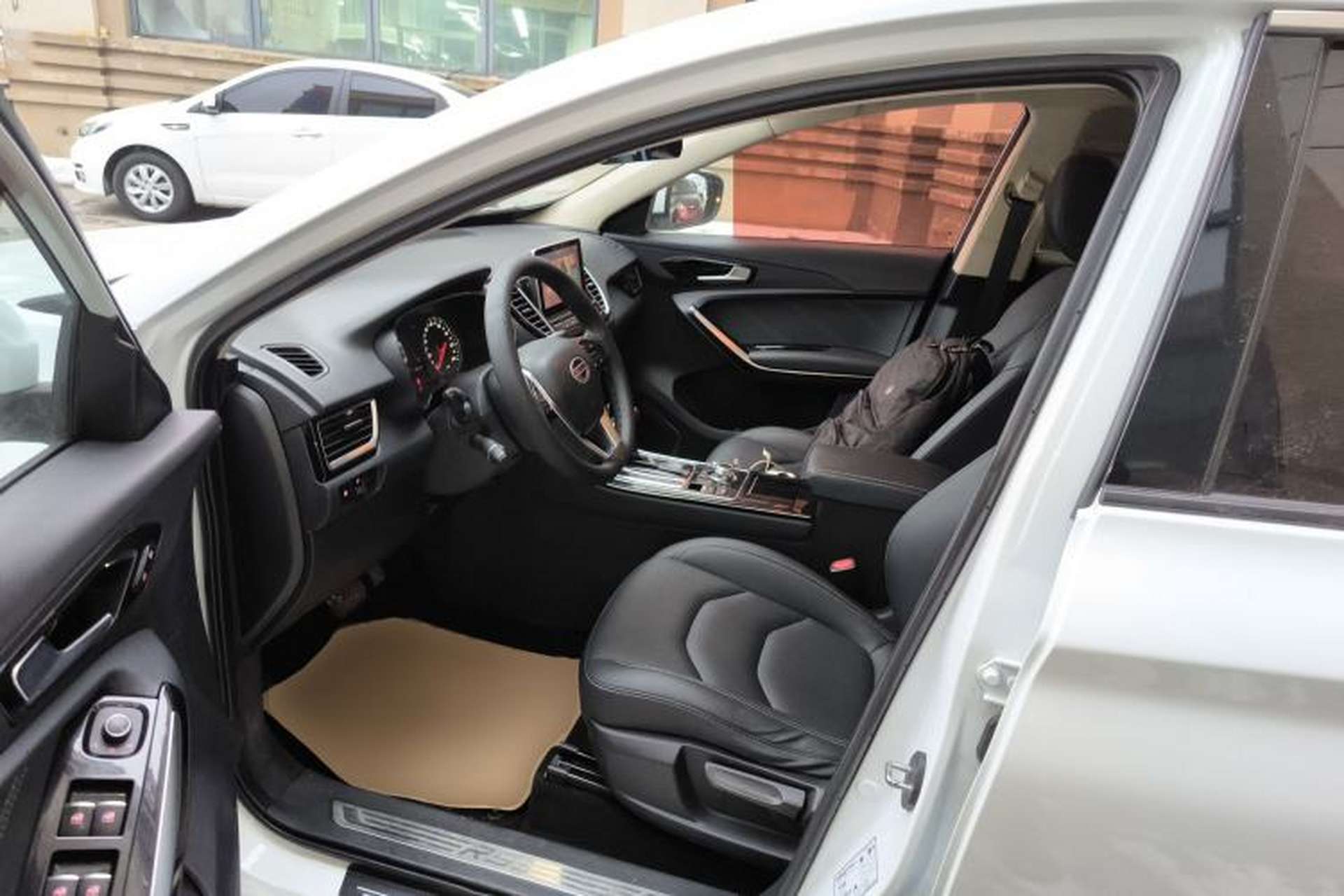 Used FAW Senya R9 2018 1.2T Automatic Luxury Smart Edition Left Front Seat