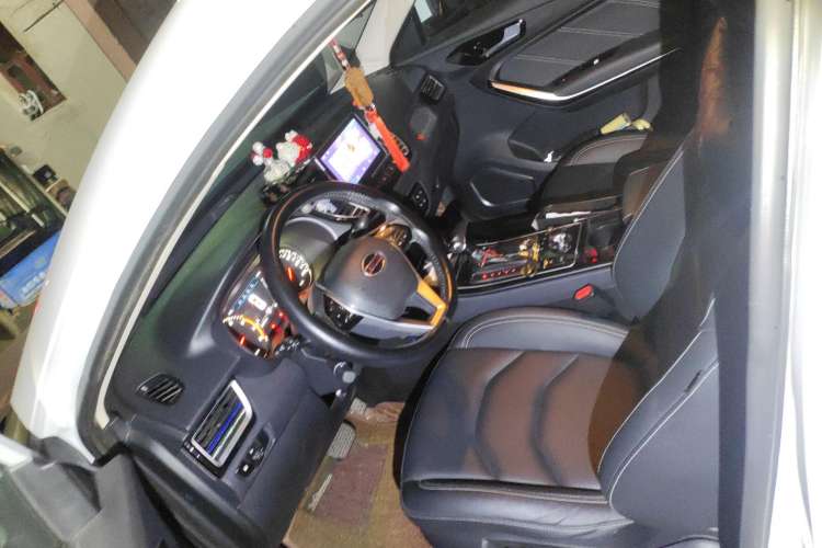 Used FAW Senya R9 2018 1.2T Automatic Luxury Smart Edition Left Front Seat