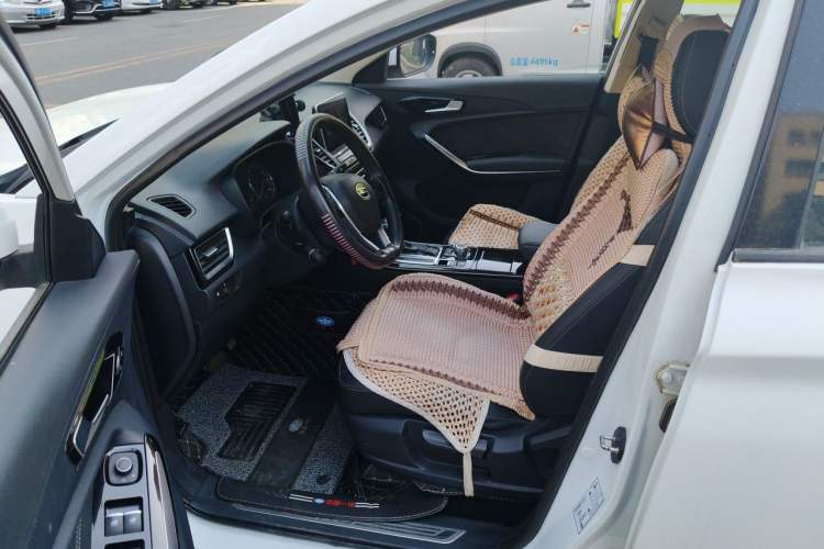 Used FAW Senya R9 2018 1.2T Automatic Comfortable Smart Edition Left Front Seat