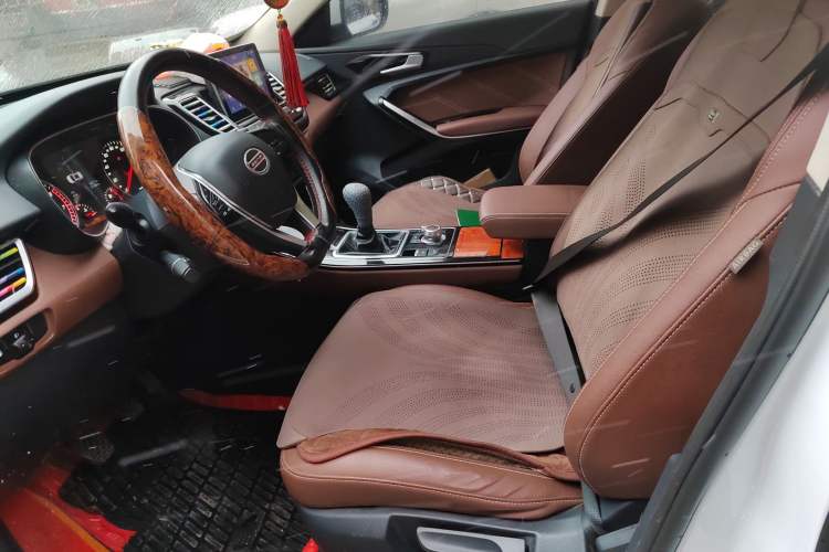Used FAW Senya R9 2018 1.2T Manual Prestige Smart Enjoyment Model Left Front Seat