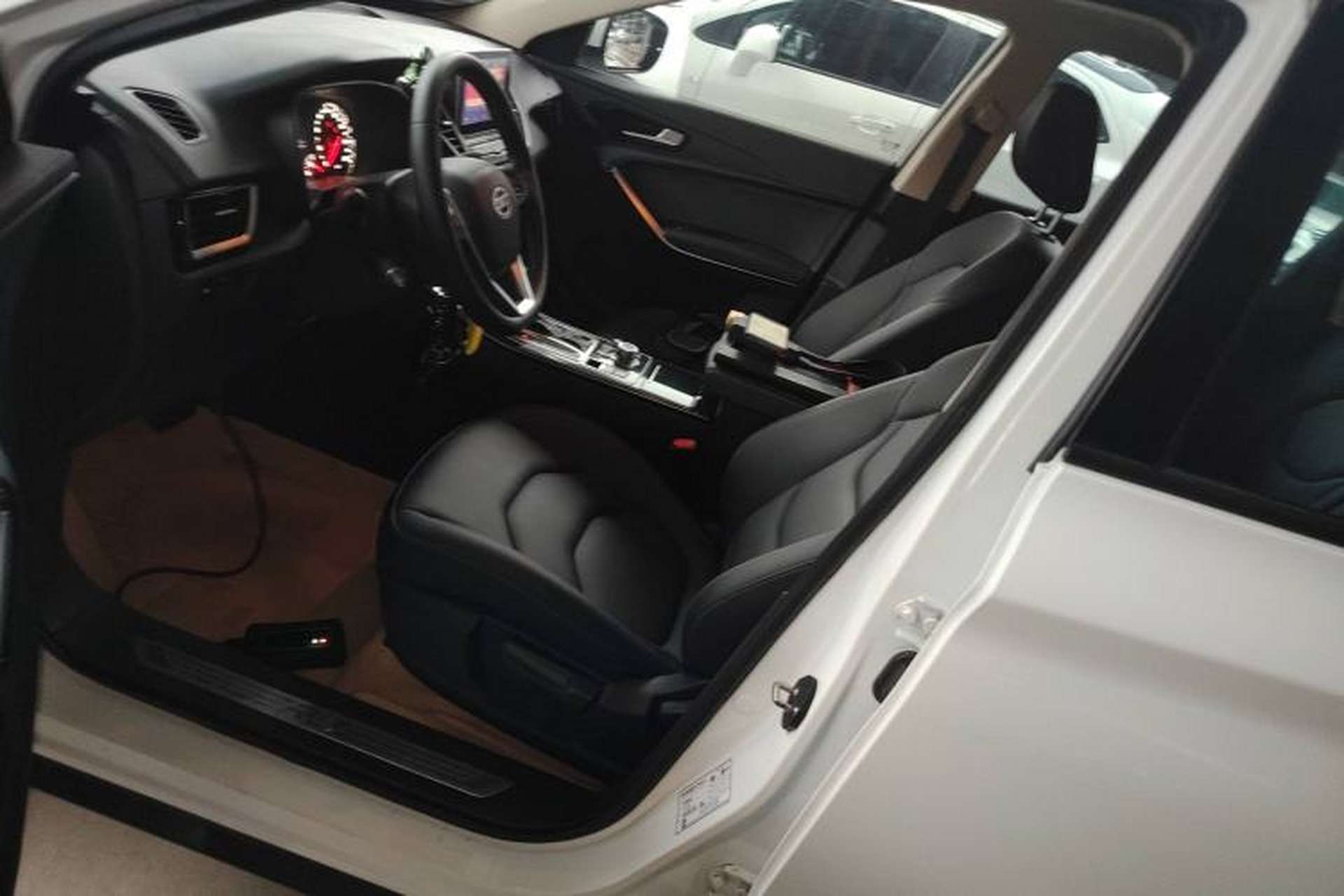 Used FAW Senya R9 2018 1.2T Automatic Comfortable Smart Edition Left Front Seat