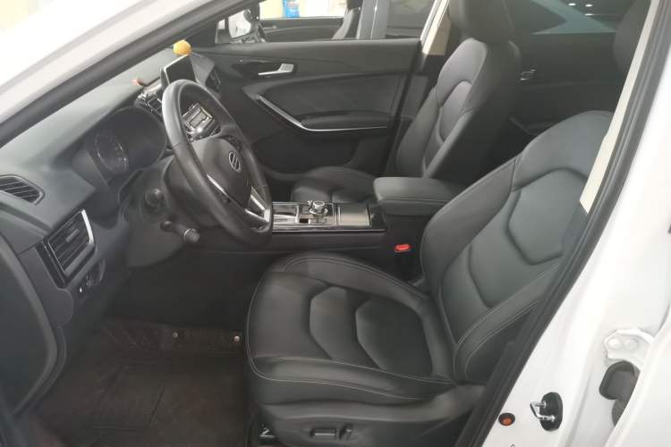 Used FAW Senya R9 2018 1.2T Automatic Prestige Smart Enjoyment Model Left Front Seat