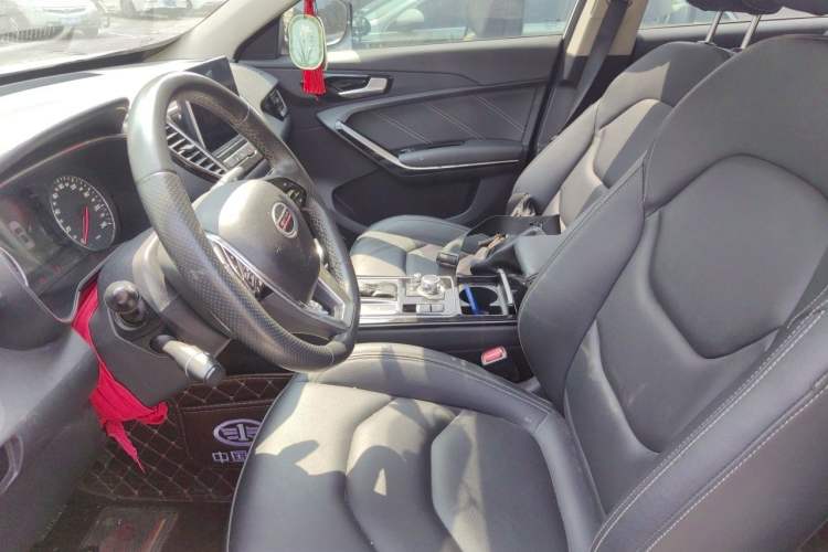 Used FAW Senya R9 2018 1.2T Automatic Luxury Smart Edition Left Front Seat