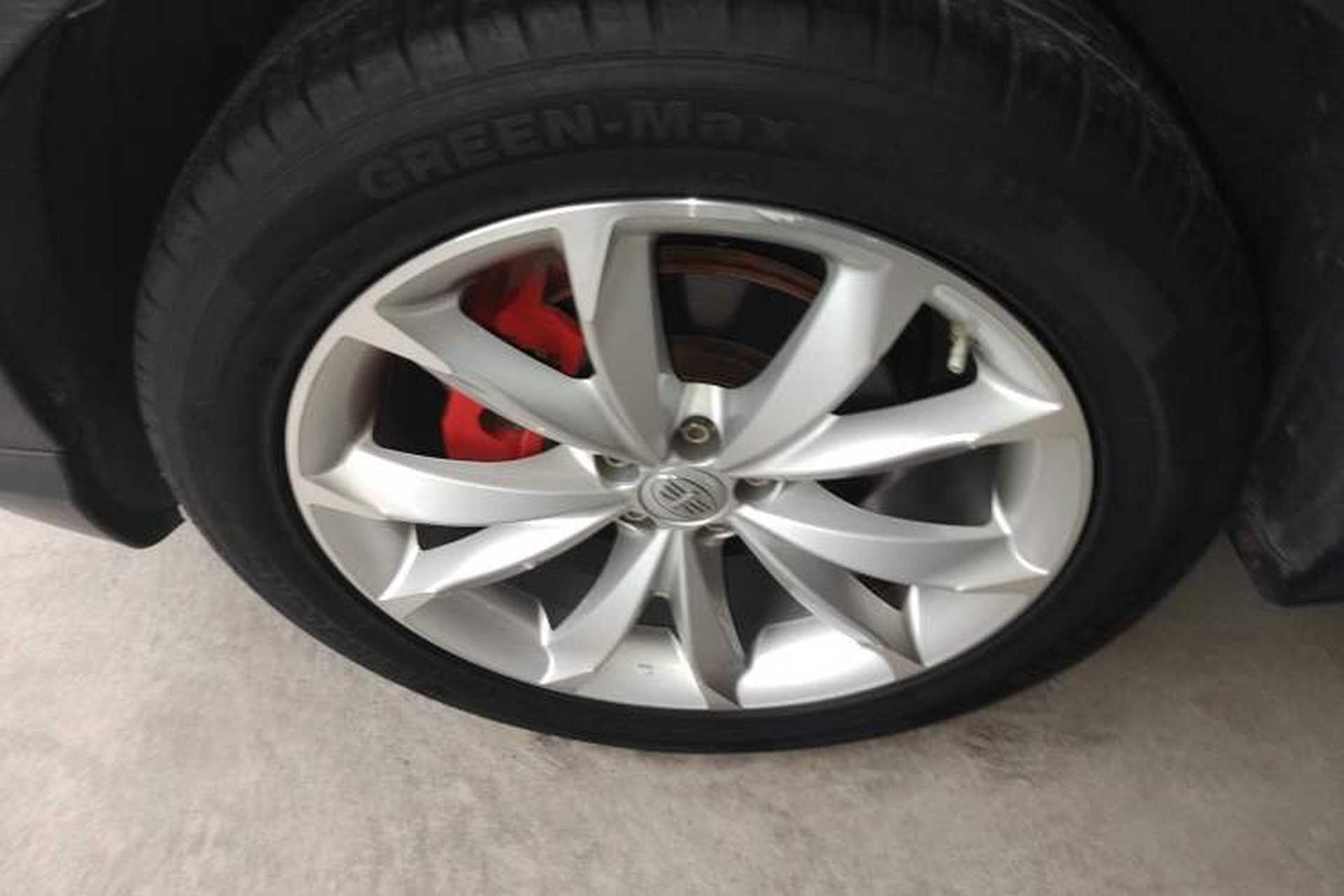 Used FAW Senya R9 2018 1.2T Automatic Comfortable Smart Edition Left Front Wheel Hub