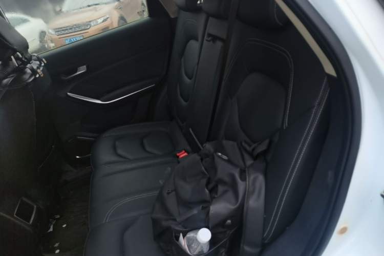 Used FAW Senya R9 2018 1.2T Automatic Luxury Smart Edition Left Rear Seat