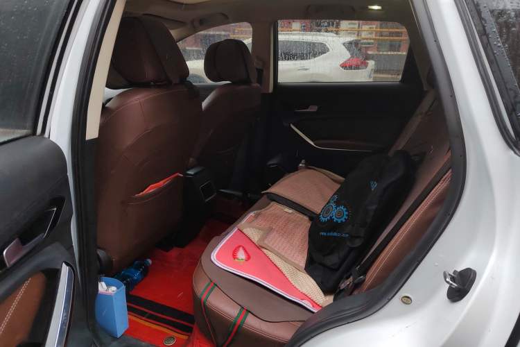 Used FAW Senya R9 2018 1.2T Manual Prestige Smart Enjoyment Model Left Rear Seat
