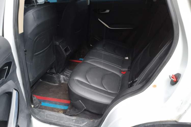 Used FAW Senya R9 2018 1.2T Manual Luxury Smart Edition Left Rear Seat