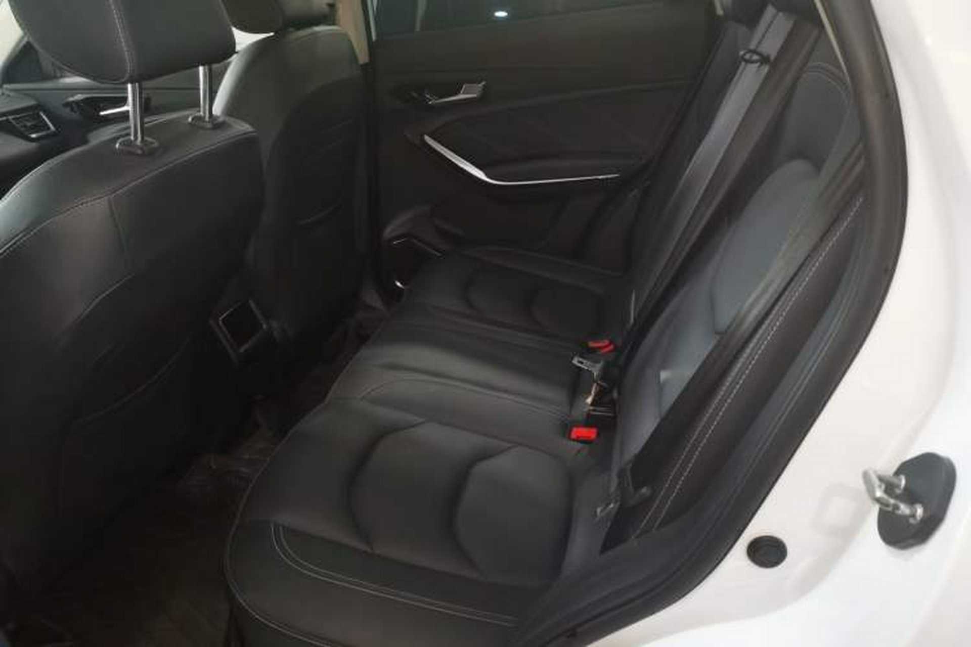 Used FAW Senya R9 2018 1.2T Automatic Prestige Smart Enjoyment Model Left Rear Seat
