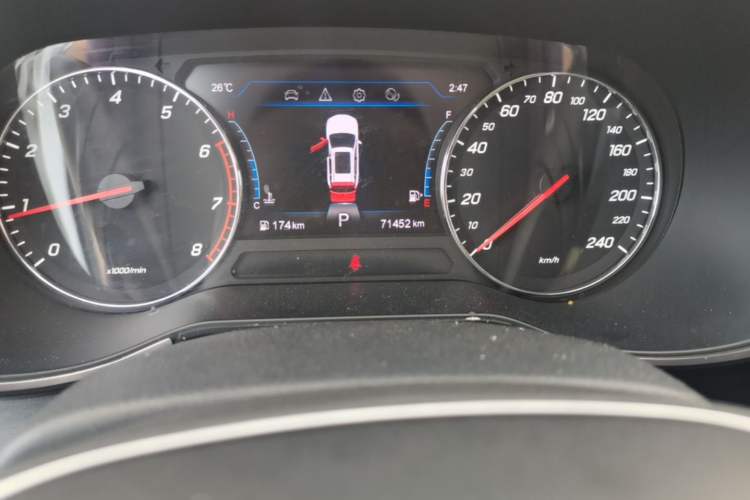 Used FAW Senya R9 2018 1.2T Automatic Luxury Smart Edition Odometer Close Up
